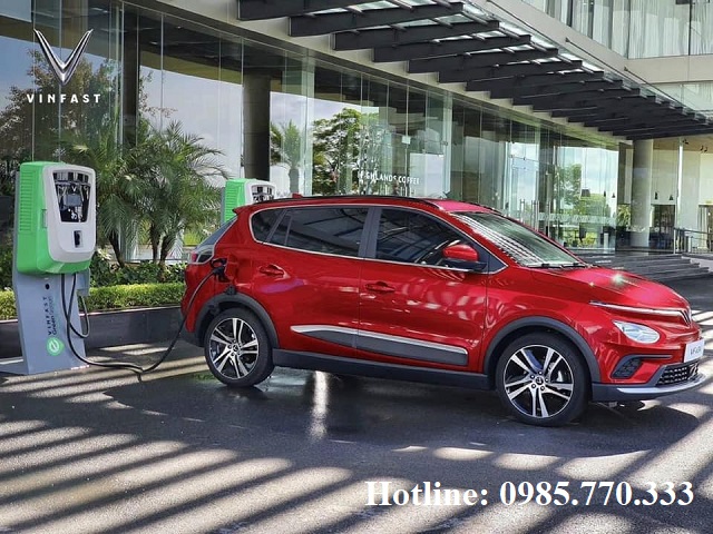 hinh-anh-o-to-dien-vf-e34-mau-do-moi-nhat-2.jpg