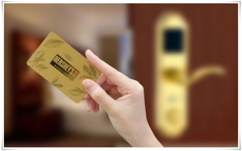 Khóa thẻ từ khách sạn ưu và nhược điểm của loại khóa này là gì?