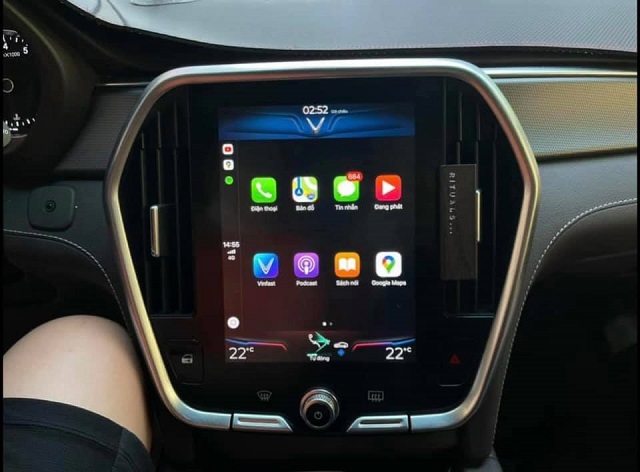 Nang-cap-Apple-Carplay-cho-VinFast-Lux-tai-nha-trong-not-nhac-5.jpg